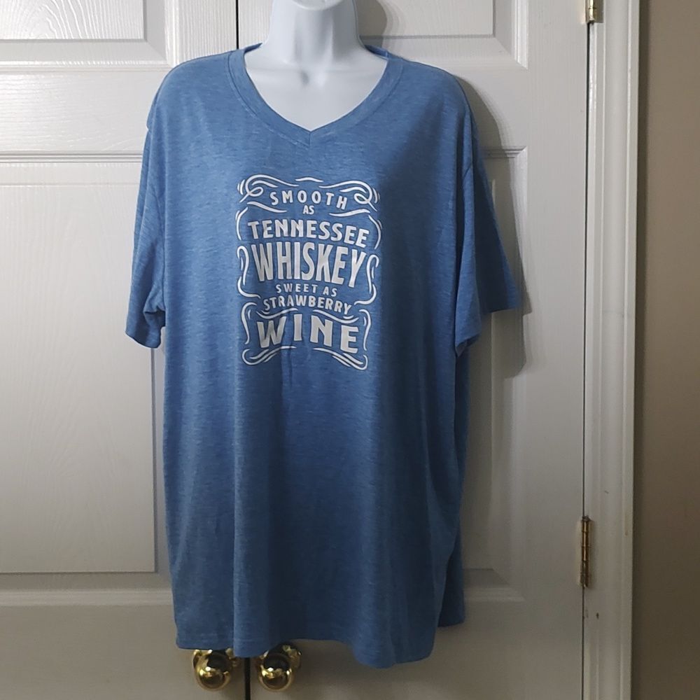 Smooth as Tennessee Whiskey Sweet as Strawberry Wine  tshirt  Sz 2XL
